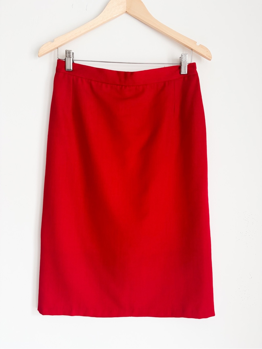 Vintage AGMIR Red High-Waisted Pencil Skirt – Made in Europe (Size S, 28” W)